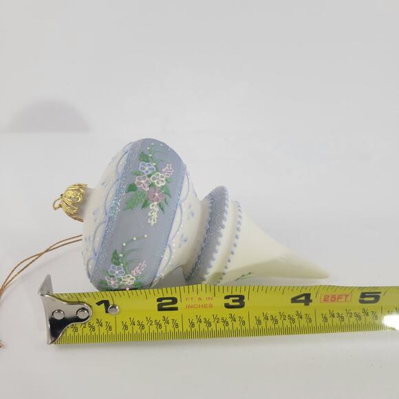 Vintage Rhyn Rivet Ivory White and Blue Porcelain Christmas Ornament - Picture 3 of 3